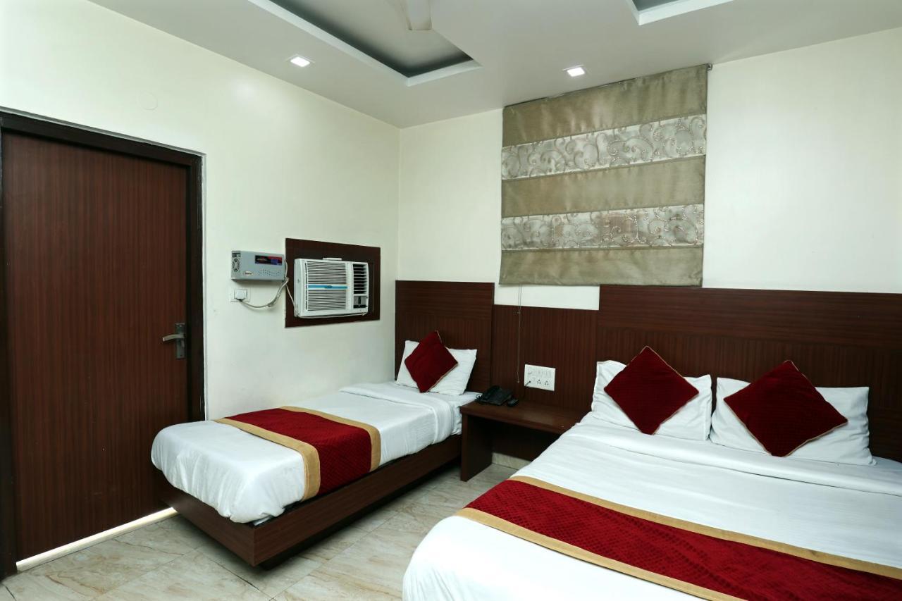 Hotel Toto International Dx New Delhi Eksteriør bilde