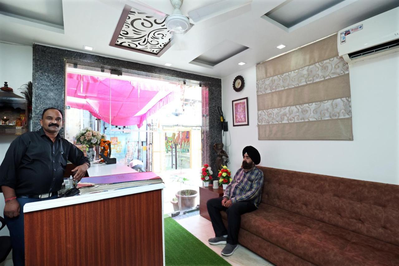 Hotel Toto International Dx New Delhi Eksteriør bilde