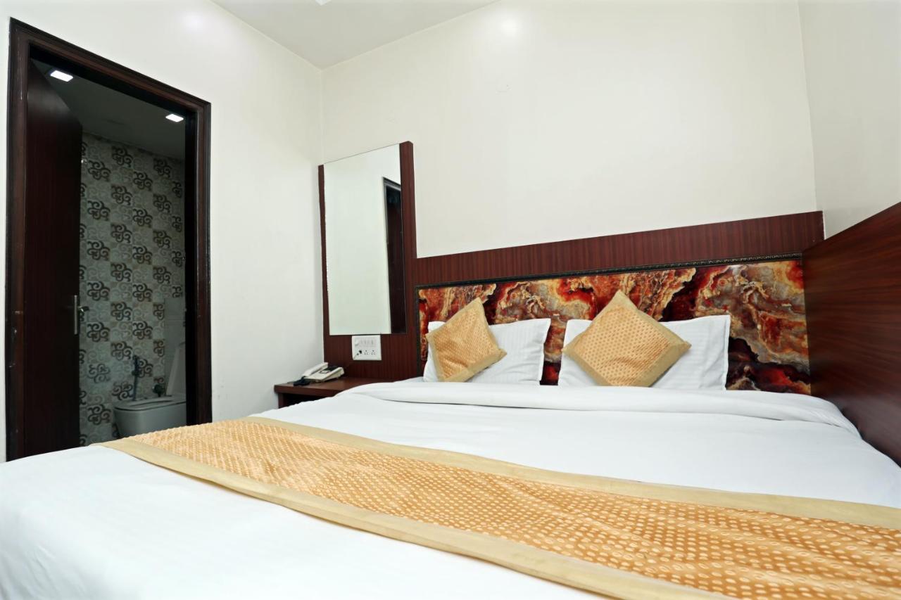 Hotel Toto International Dx New Delhi Eksteriør bilde