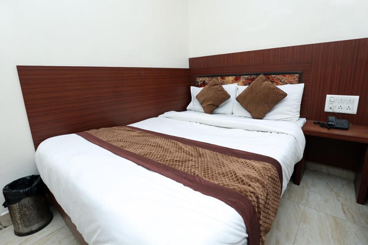Hotel Toto International Dx New Delhi Eksteriør bilde